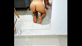 Enteada mamando padrasto ao sair da piscina não conte para ninguém mas vou te chupar até você gozar na minha boca quero provar essa porra quente quero dentro de mim chupou gostoso e não deixou cair nenhuma gota Enteada mamando padrasto ao sair da piscina não conte para ninguém mas vou te chupar até você gozar na minha boca quero provar essa porra quente quero dentro de mim chupou gostoso e não deixou cair nenhuma gota