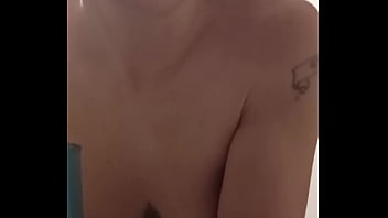 Bonjour mes coquins je vous offre le café