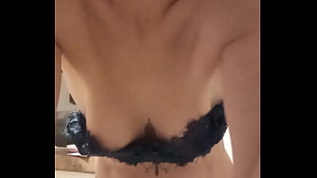 Bonjour mes coquins je vous offre le café