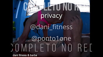 Buceta ficou meladinha de porra