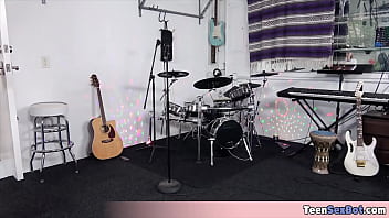 Japaneseteen music band gets fucked