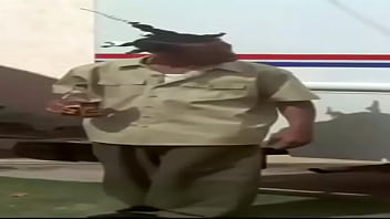 Negro chocolatito no sabe dónde está y está ofreciendo chupadas por información