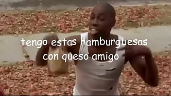 Negro chocolatito no sabe dónde está y está ofreciendo chupadas por información