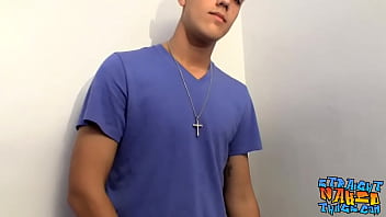 Straight Amateur Jerks Off His Hard Cock thumbnail