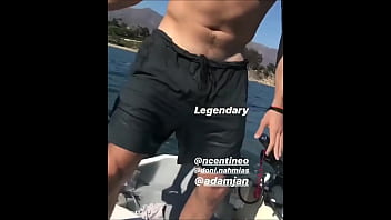 Tesudo Deixa Os Pelos Da Piroca A Mostra thumbnail