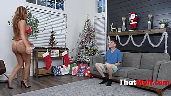 Threesome with stepmom and her stepsis