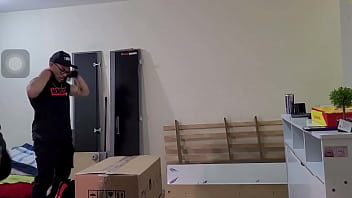 Fiz meu namorado de corno e transei na nossa casa com o ajudante de mudança