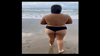 Surprising i record a sexy colombian girl on the beach and we ended up fucking very hard on the beach