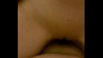 La puta de mi cuñada me uso llego se sento squirteo y se fue y mi corrida que