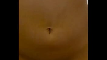 La puta de mi cuñada me uso llego se sento squirteo y se fue y mi corrida que