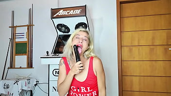 Gamer girl powet ass to mouth