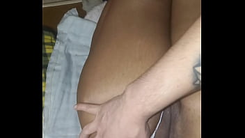 Hijastra es castigada con anal