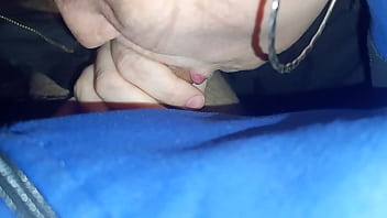 Safadoscasal minha amiga fazendo boquete dentro carro ela adora chupar