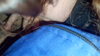 Safadoscasal minha amiga fazendo boquete dentro carro ela adora chupar