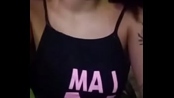 Novinha se mastubando