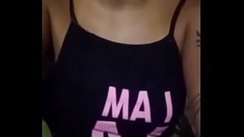 Novinha se mastubando