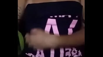 Novinha se mastubando