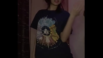 Flash all your cum on her