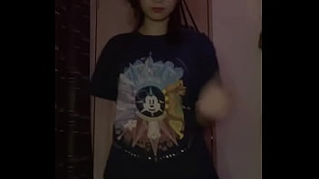 Flash all your cum on her