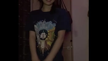 Flash all your cum on her