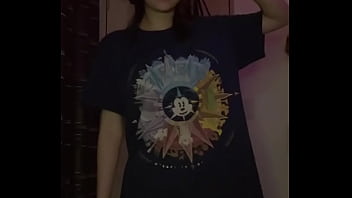 Flash all your cum on her