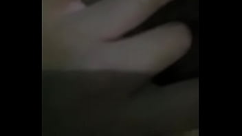 Jovencita jugándose parte 1