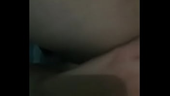 Jovencita jugándose parte 1