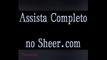 Cuzinho guloso piscando plug anal