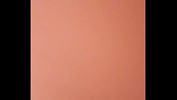 Gretala si fa toccare da un porco