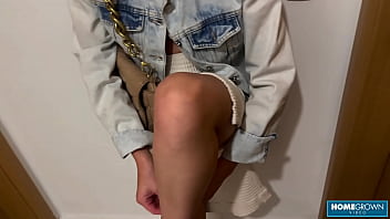 Sexy scarlett taylor gives lover a wild blowjob while driving