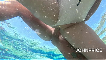 All anal sex under ocean with surprise