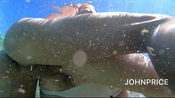 All anal sex under ocean with surprise