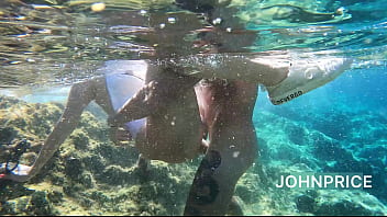 All anal sex under ocean with surprise