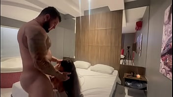Diversão no motel casal brasileiro