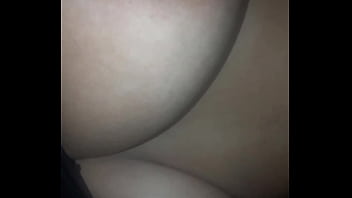 Mostrando meus peitos pra vocês