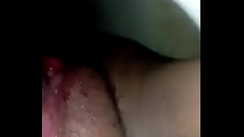 Me manda video metiendoce los dedos bien mojada