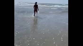 Qui viens à la plage avec moi