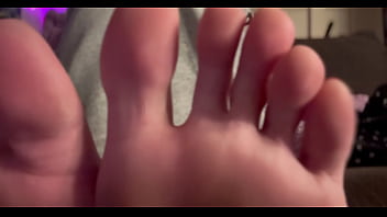 European stepmom artemisia love feet close up