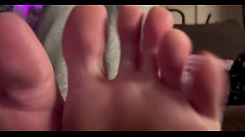 European stepmom artemisia love feet close up