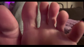 European stepmom artemisia love feet close up