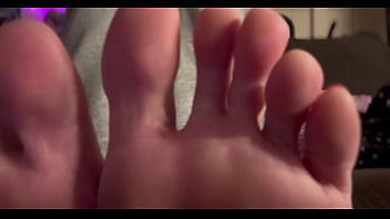 European stepmom artemisia love feet close up