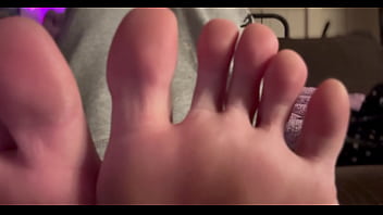 European stepmom artemisia love feet close up