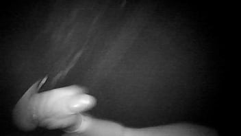 Glory hole fazendo o safado gozar em mim