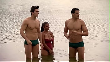 Gostosos Com Volume Na Sunga Verde thumbnail