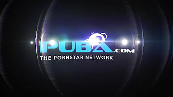 Asian babe makes herself cum