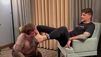 Foot fag worships & gets fucked up