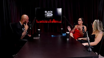 A primeira vez que fez squirting e respondeu em quem mama senta ou passa e consegue gozar com aninha e renatinha watch sheer red