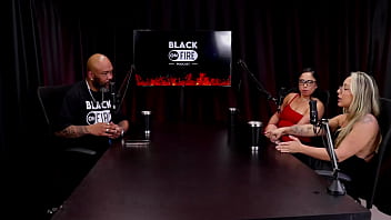 A primeira vez que fez squirting e respondeu em quem mama senta ou passa e consegue gozar com aninha e renatinha watch sheer red