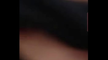 Amanti in video chiamata per un pompino con la bocca piena di sperma