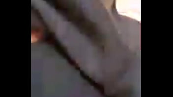 Amanti in video chiamata per un pompino con la bocca piena di sperma